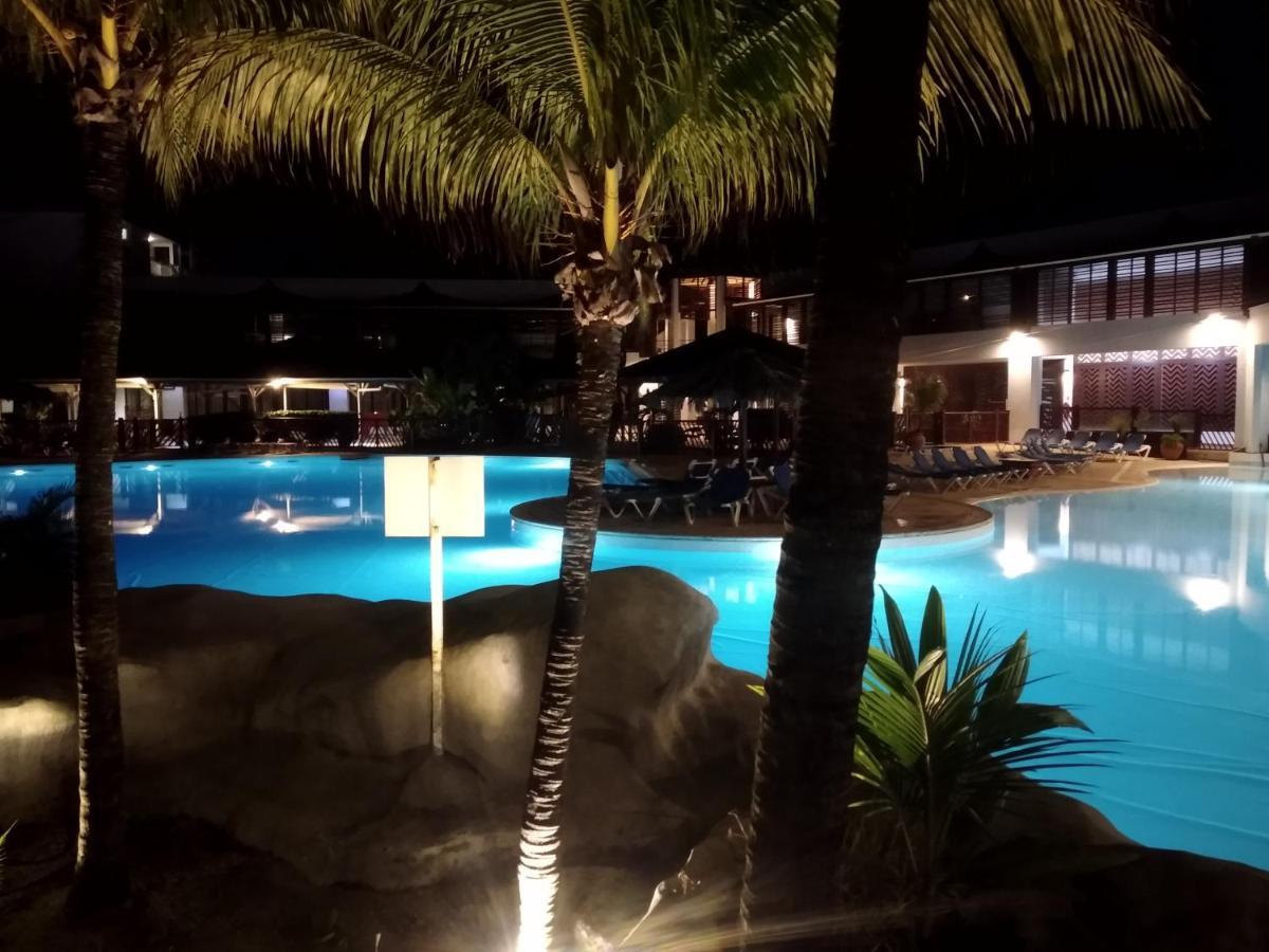 Studio Avec Grande Piscine, Plage Cannelle Caraibes Saint-Francois  Bagian luar foto
